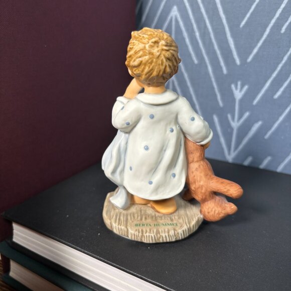 Vintage Hummel "Tuck Me In" Figurine by Goebel 2002 BH205 Great Nursery Decor - Picture 4 of 12
